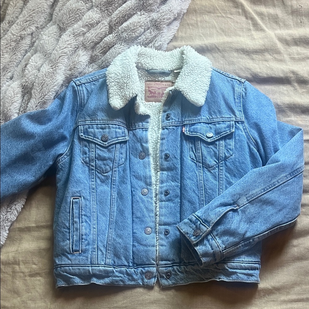 Levi’s Denim Jacket with Sherpa Lining XS